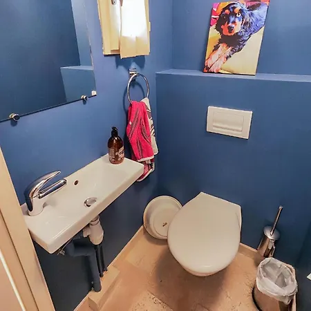 In Saint-laurent-de-la-ca בית נופש