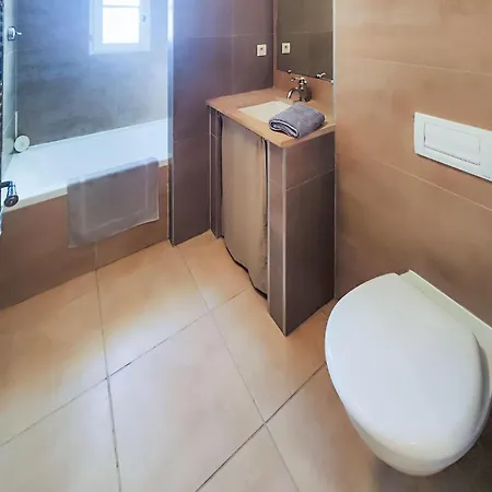 Cozy In Saint-laurent-de-la-ca With Wifi بيت للعطل *