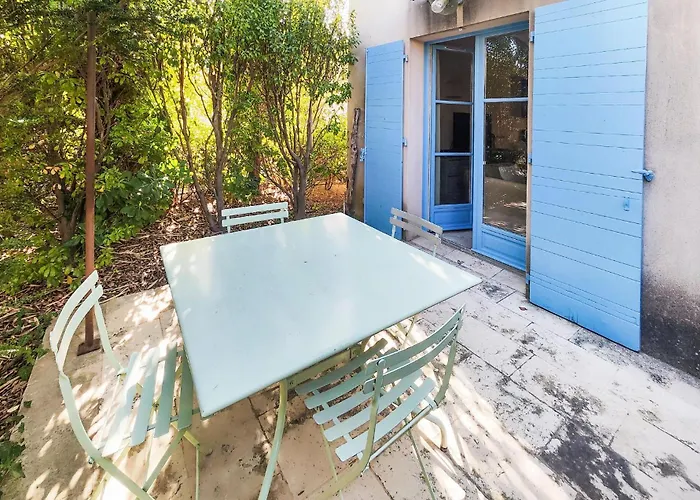 In Saint-laurent-de-la-ca Feriehus *